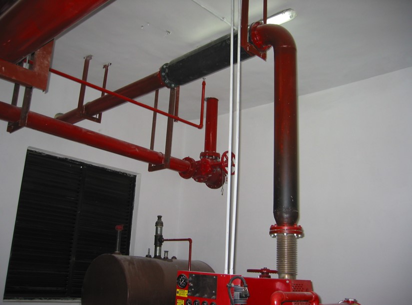 排烟接头和消音器